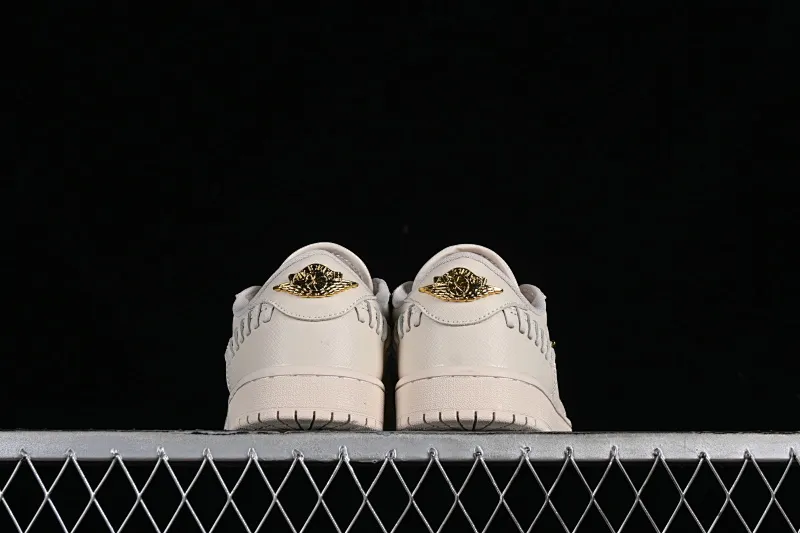 All categories Air Jordan Jordan series basketball shoes Air Jordan 1 Low Air Jordan 1 Low "Method of Make" AJ1 Joe 1 white gold low-top cultural and leisure sports shoes FN5032-200